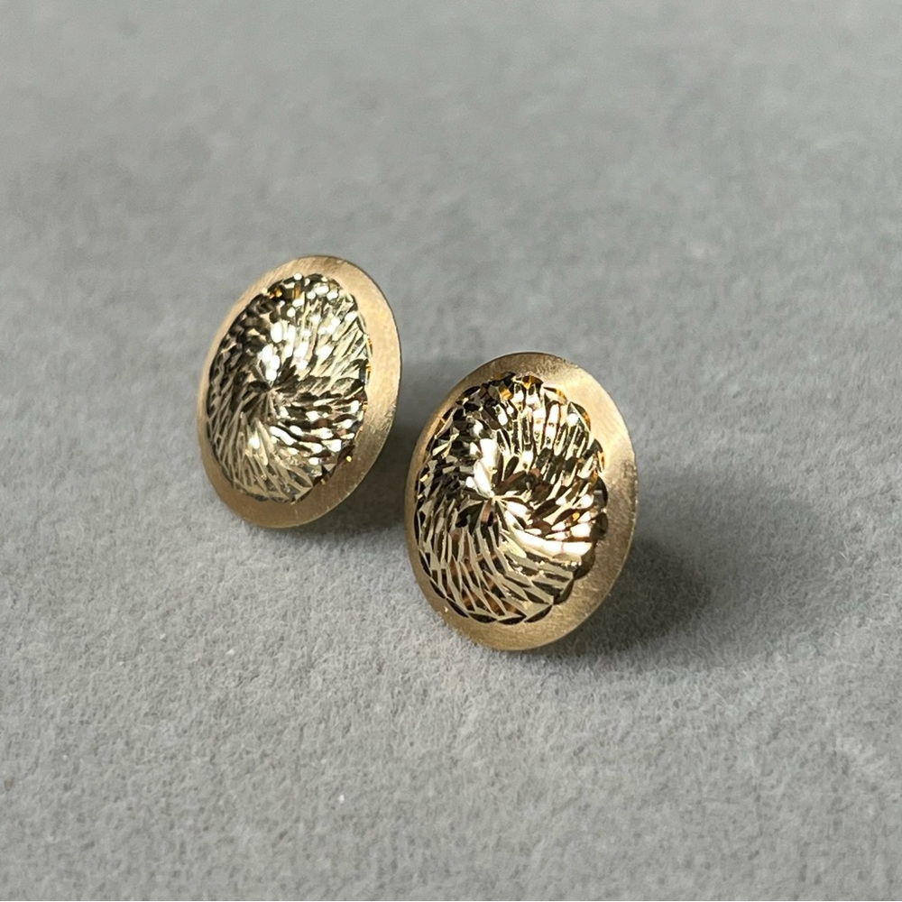 14k Disc Stud Earrings Diamond Cut 13.9mm 0.8g - Picture 3 of 7